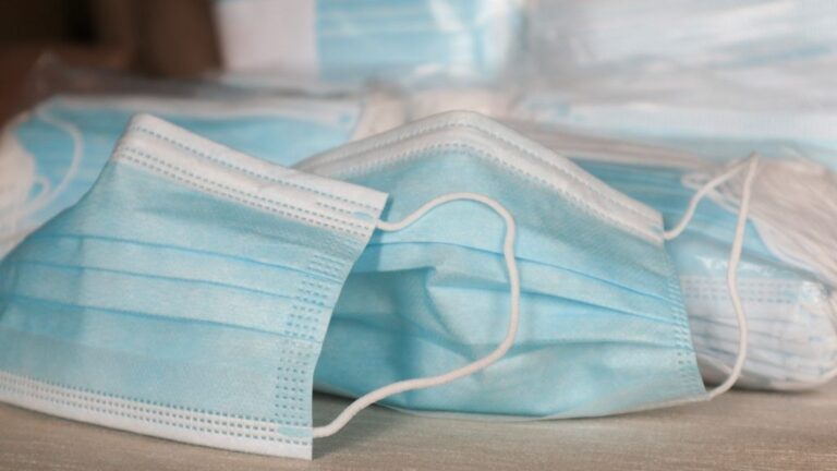 Masks now mandatory in B.C. health-care facilities