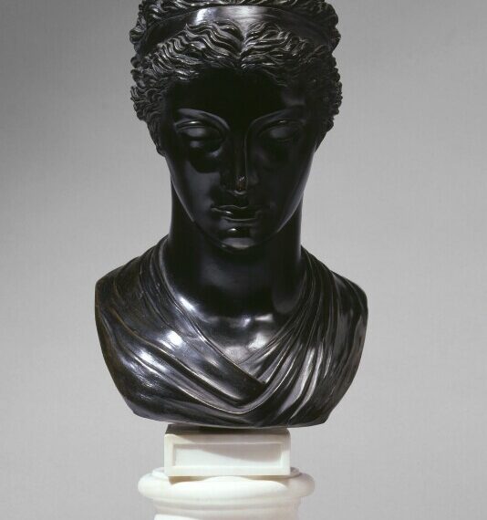 bust of mary berry