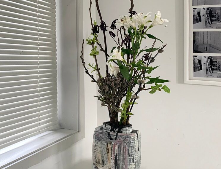 tall pottery vase 21r