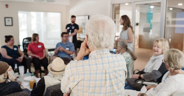 Guide 4. Roles for Local Government in Strengthening Social Connectedness and Resilience Activities in Multi-unit Housing Guide 4. Roles for Local Government in Strengthening Social Connectedness and Resilience Activities in Multi-unit Housing