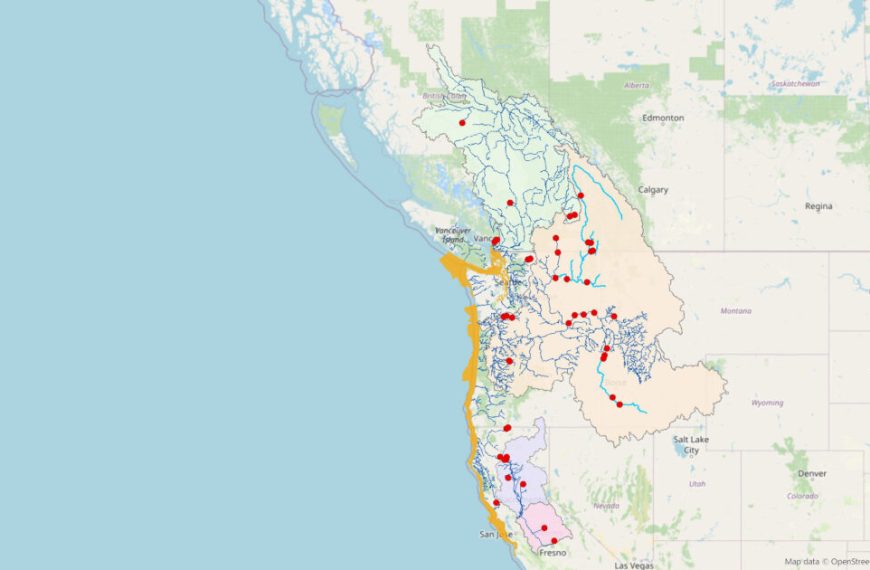 A map of california showing the locations of wildfires.