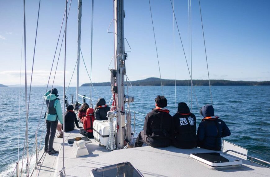 Exploring the Salish Sea with youth aboard Achiever 