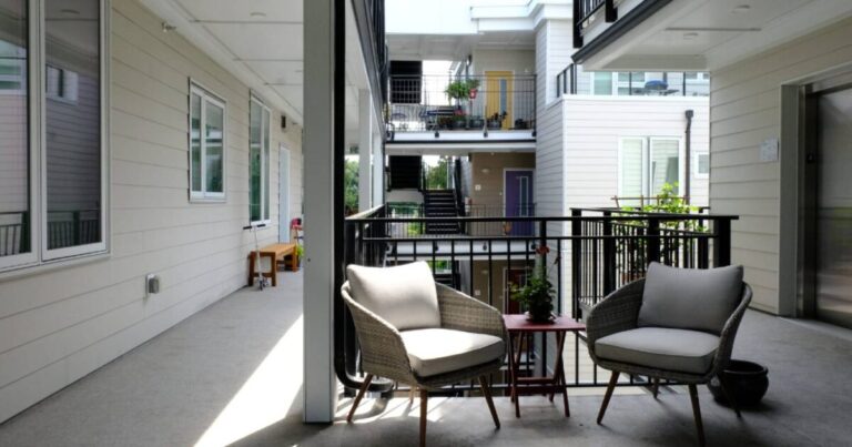 Designing Socially Connected Homes – small changes to make a big difference Designing Socially Connected Homes – small changes to make a big difference