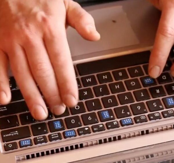 Video: What digital accessibility practices support low-vision and blind learners?